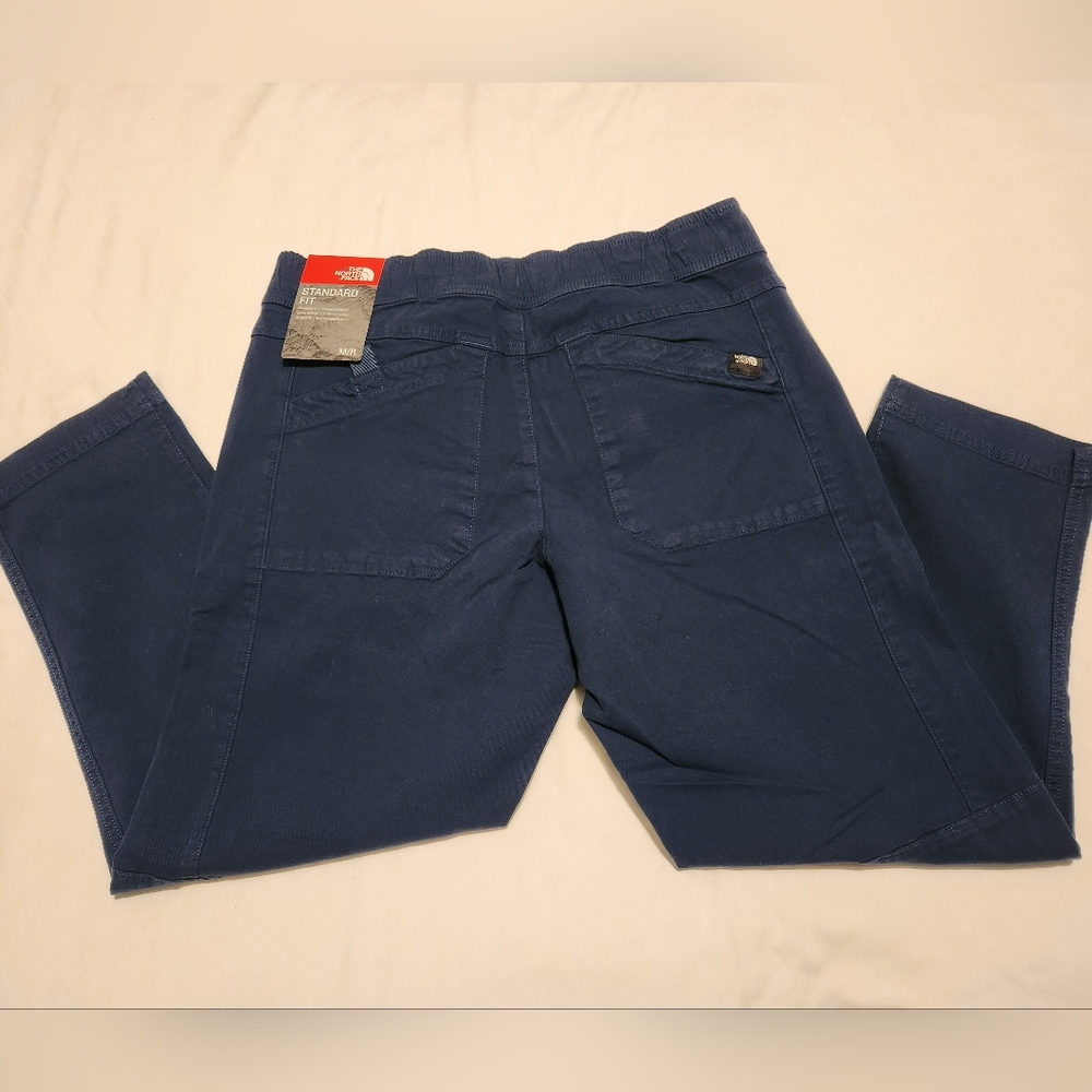 Women's Northface Navy Capris. NWT. - Picture 4 of 7